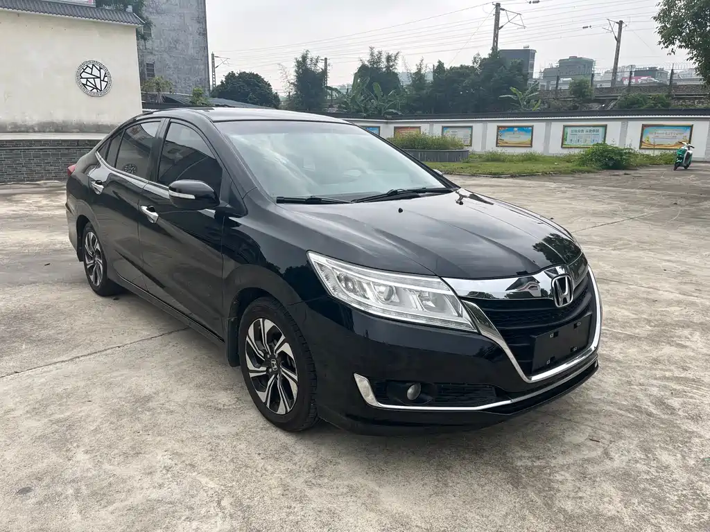 Crider 1.8 L CVT Comfort