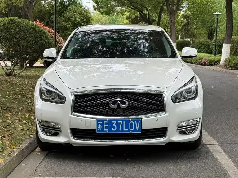 Infiniti Q70 Q70 L 2.5 L Elite