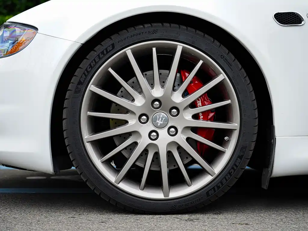 Quattroporte 总裁 2010款 4.7 L 运动版