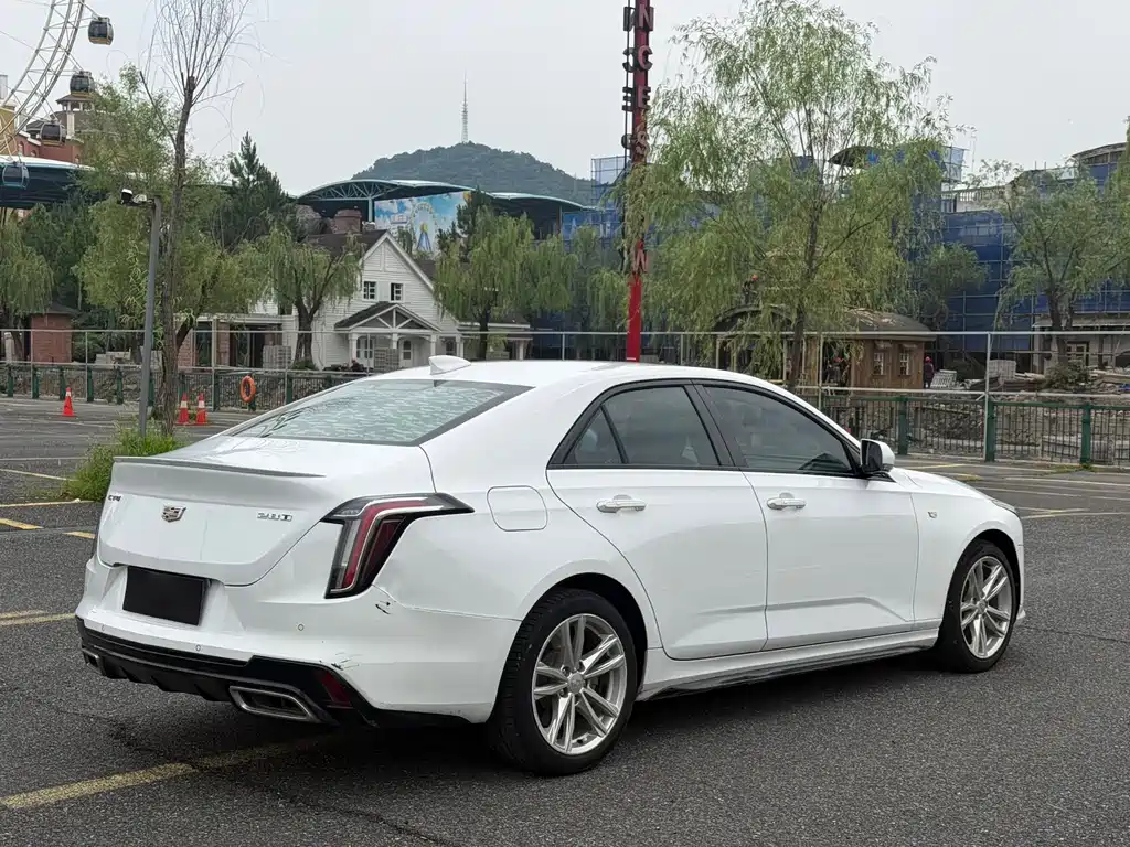 Cadillac CT4 28 T Style