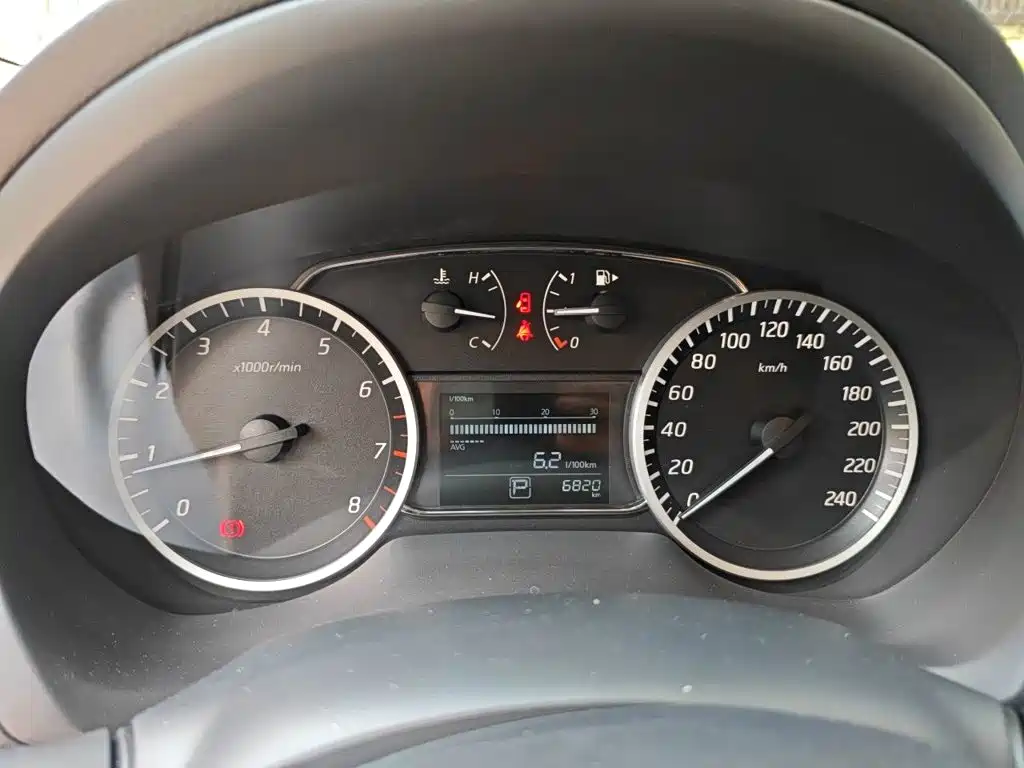 Sylphy Facelift III Classic 1.6 XE CVT Comfort