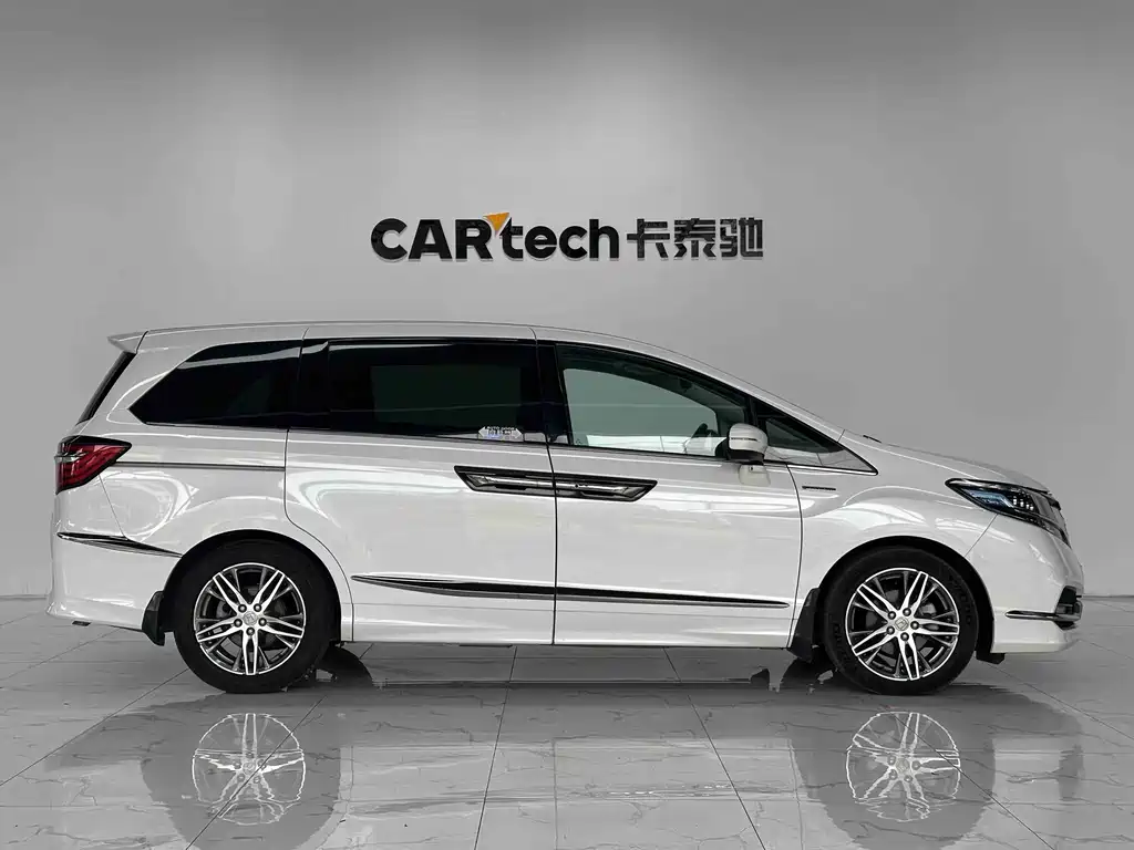 Elysion 2.0 L Hybrid Luxury