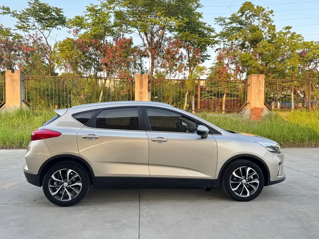 Emgrand GS 1.4 T CVT Elegant