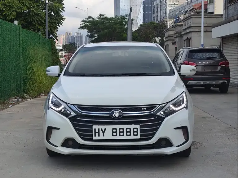 BYD Qin NEV 秦新能源 2018款 1.5 T 智联尊贵型