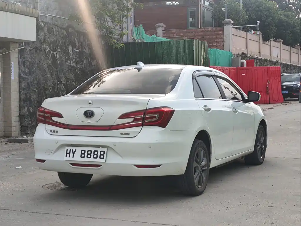 Qin NEV 秦新能源 2018款 1.5 T 智联尊贵型