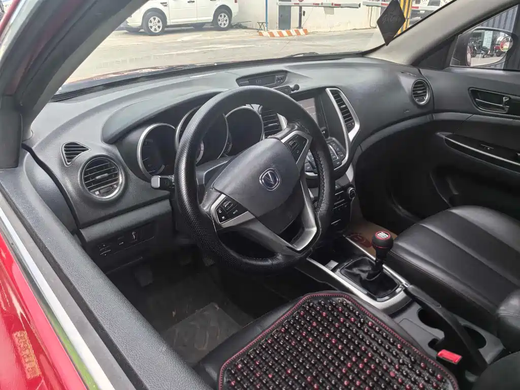 Eado 1.6 L Manual Luxury CN-V