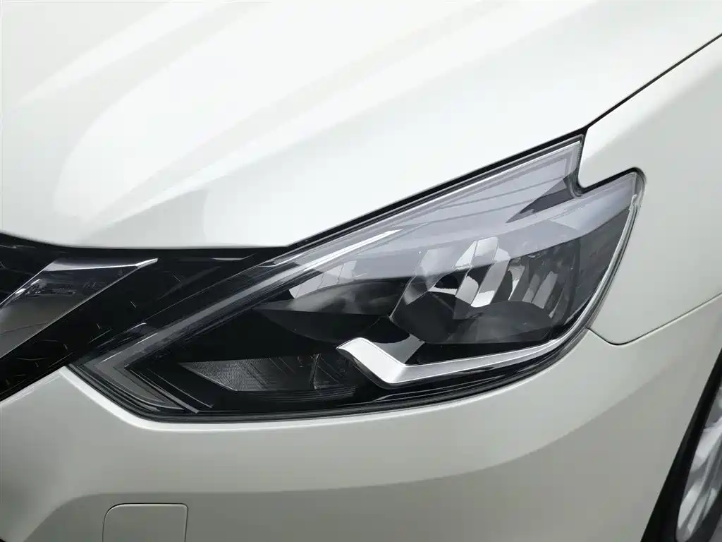 Sylphy Facelift II Classic 1.6 XE CVT Comfort
