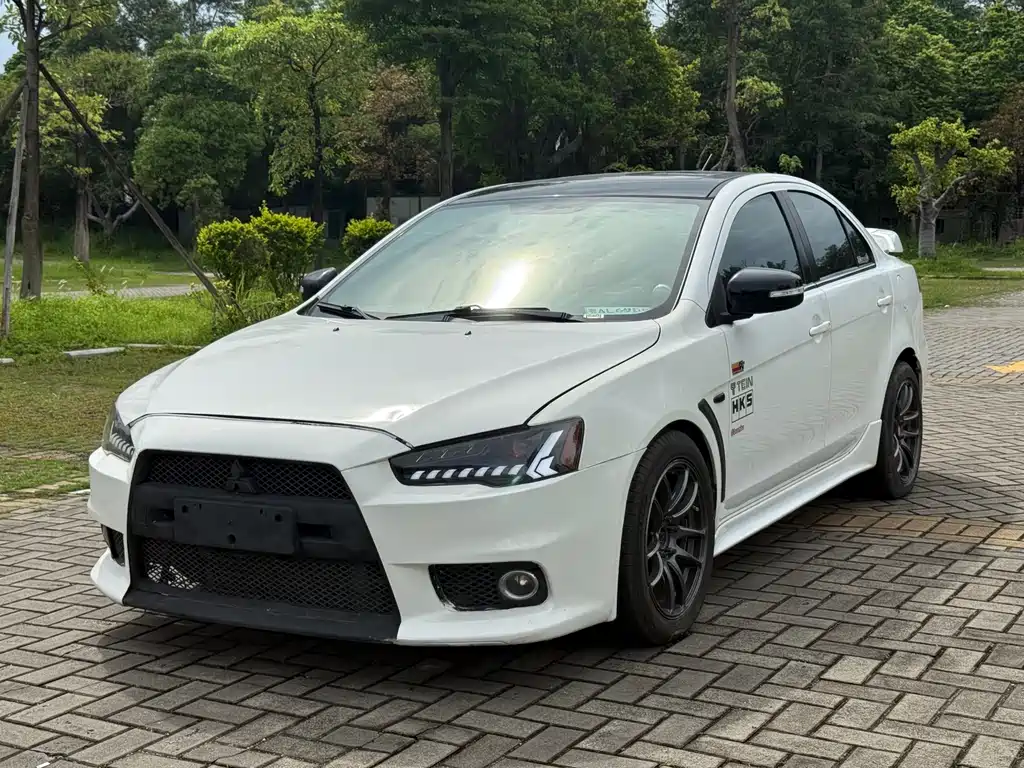 Lancer EX 1.8 L Manual B&W Retro