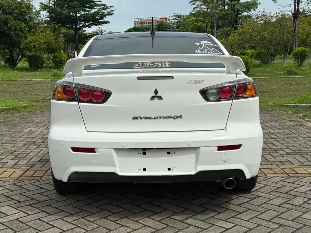 Lancer EX 1.8 L Manual B&W Retro