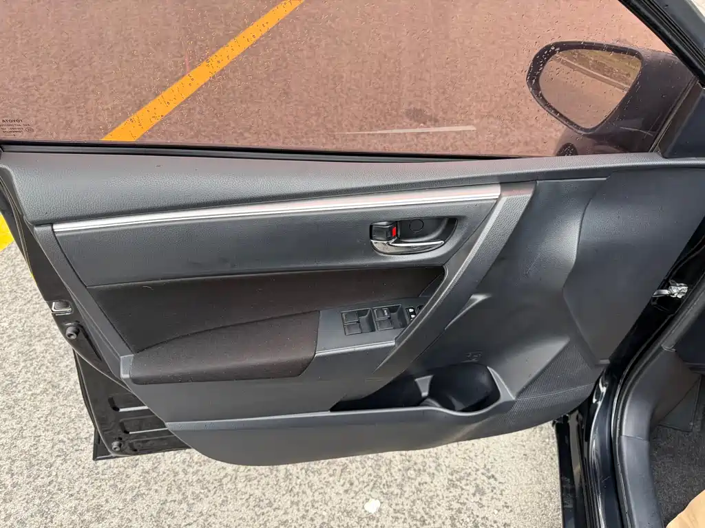 Levin 1.6 G CVT Elite