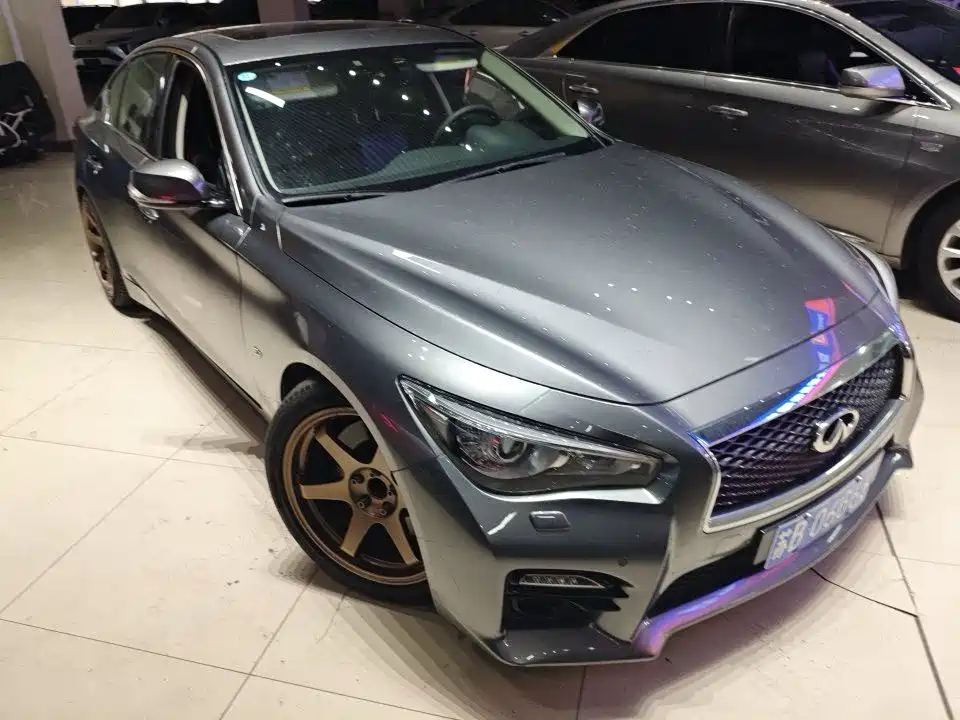 Infiniti Q50 3.7 L Luxury Sport