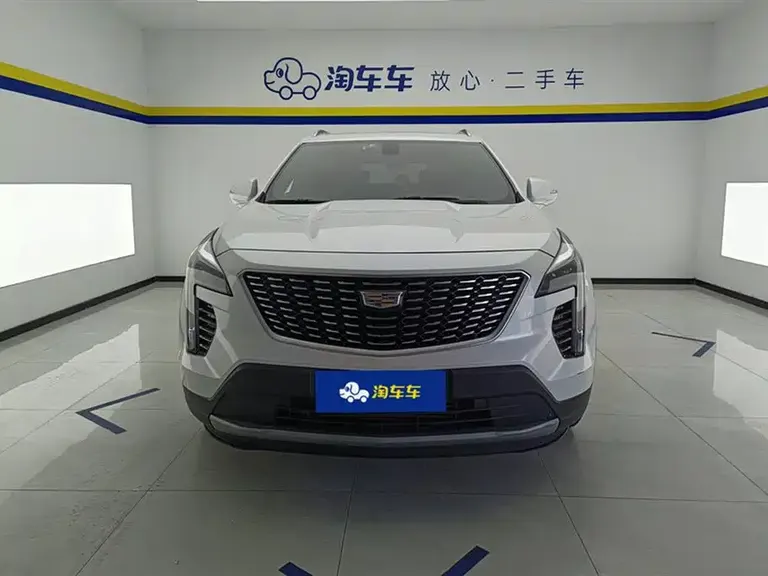 Cadillac XT4 28 T 2 WD Leading