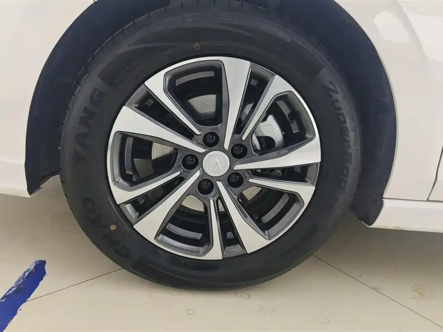 Eado PLUS 1.4 T DCT High Energy