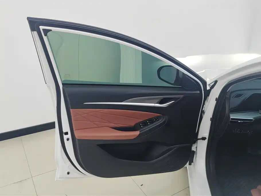 Eado PLUS 1.4 T DCT High Energy