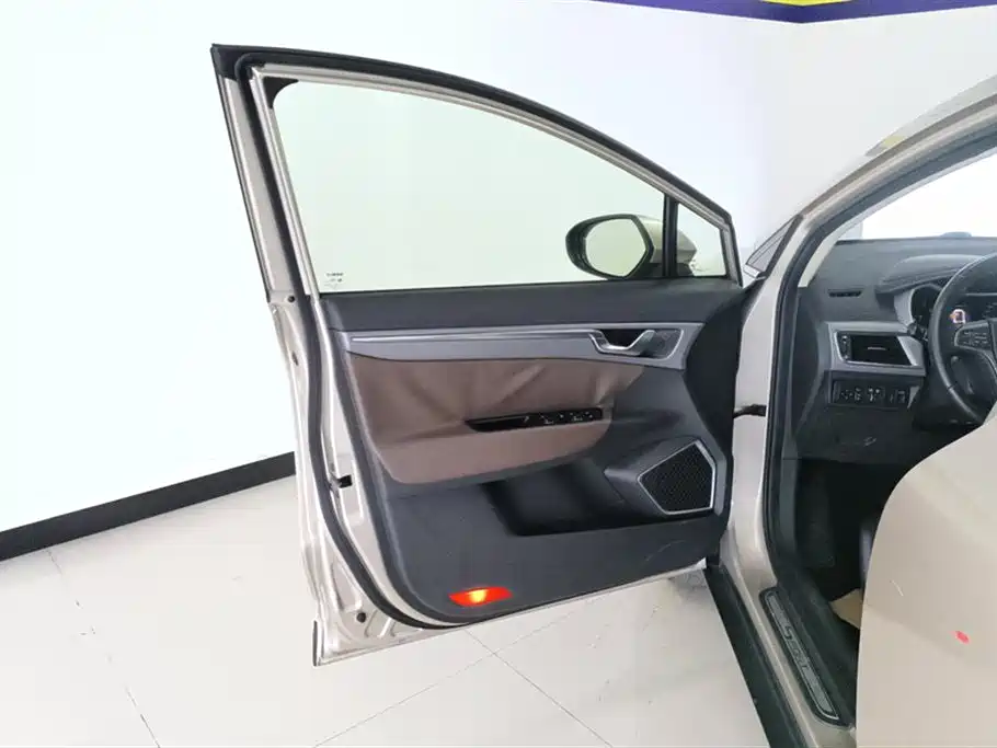 Emgrand GS Sport 1.4 T Auto Premium Style