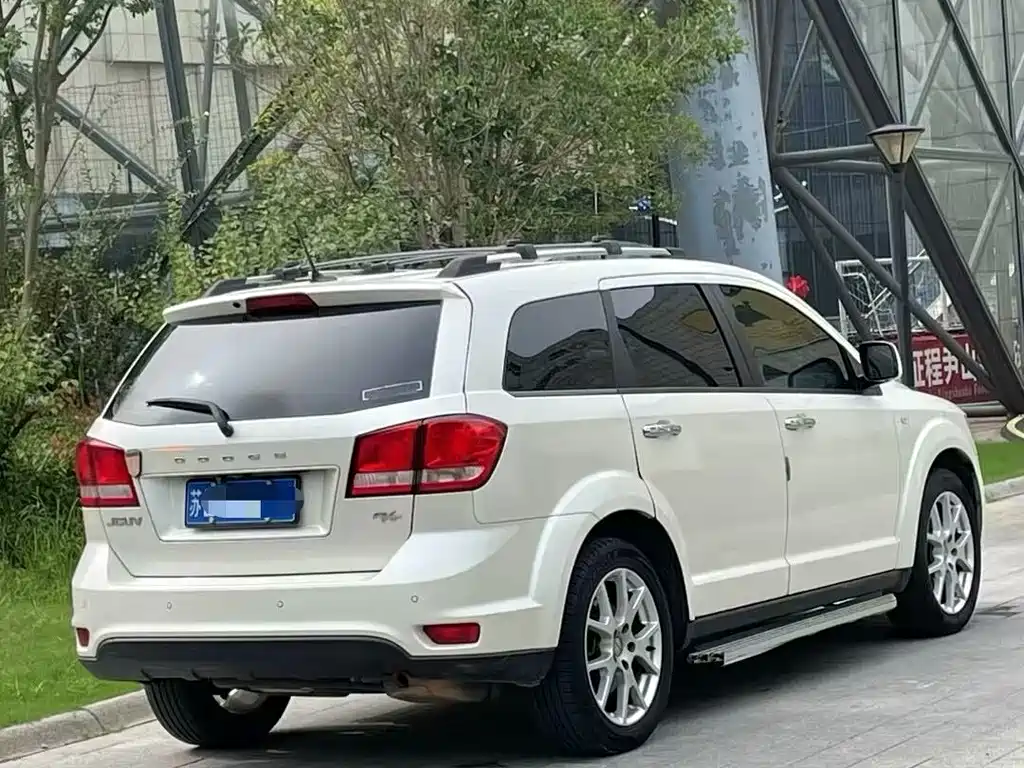 Journey 2.4 L 2 WD Wagon