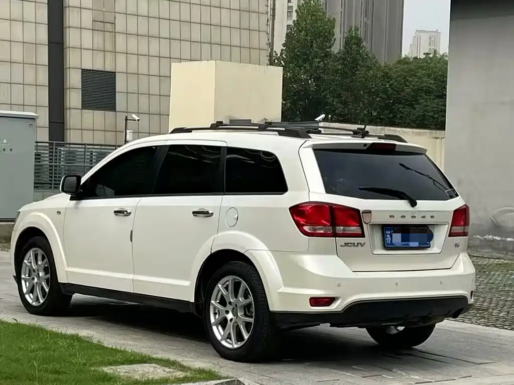 Journey 2.4 L 2 WD Wagon
