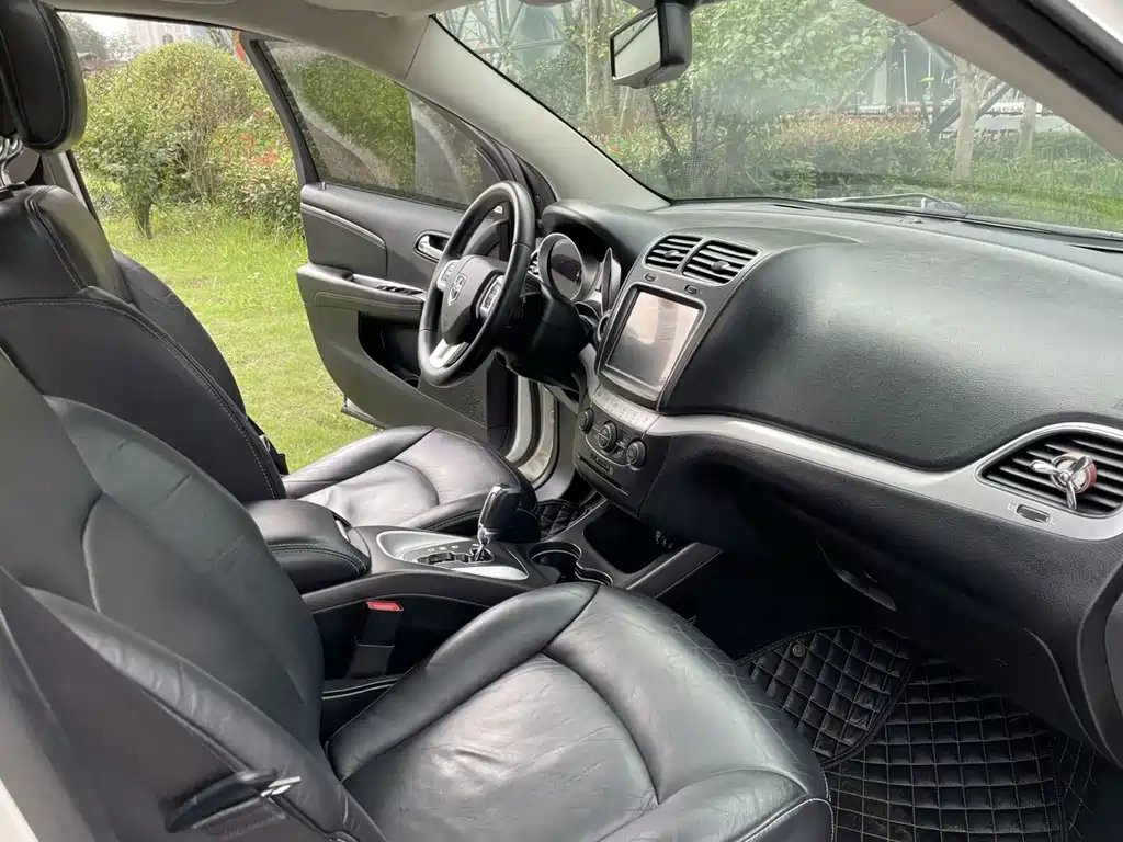 Journey 2.4 L 2 WD Wagon