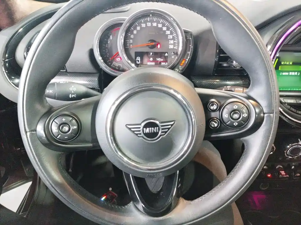 MINI CLUBMAN MINI CLUBMAN 2018款 1.5 T COOPER 经典派