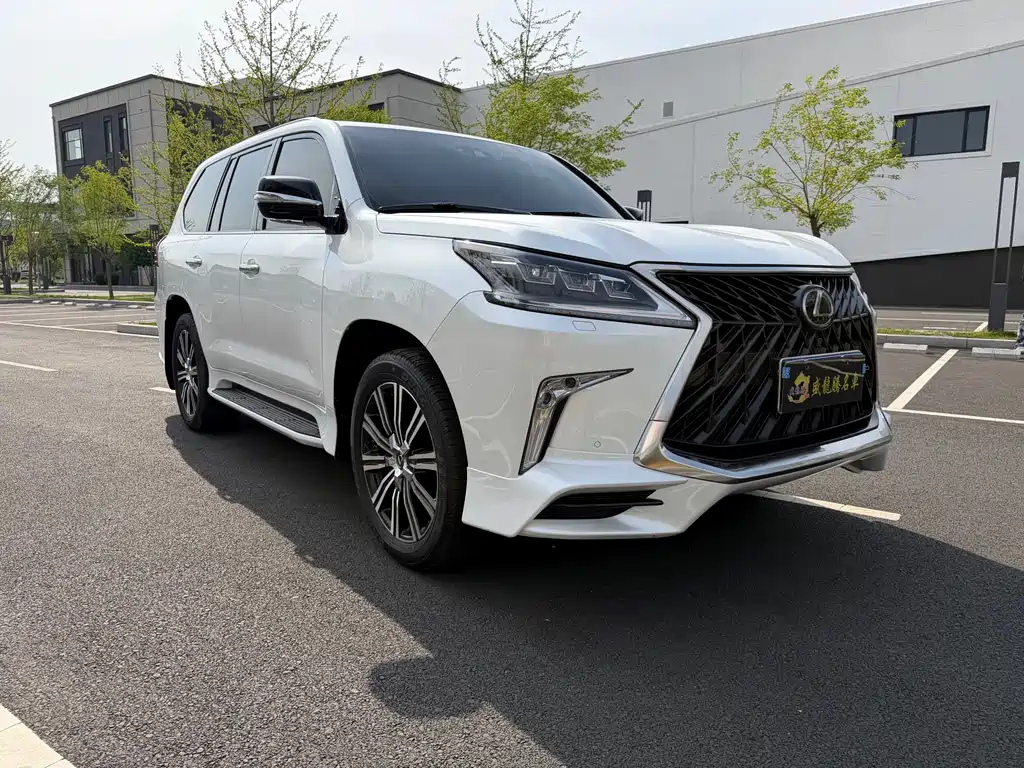 Lexus LX 570 Peak Special Edition
