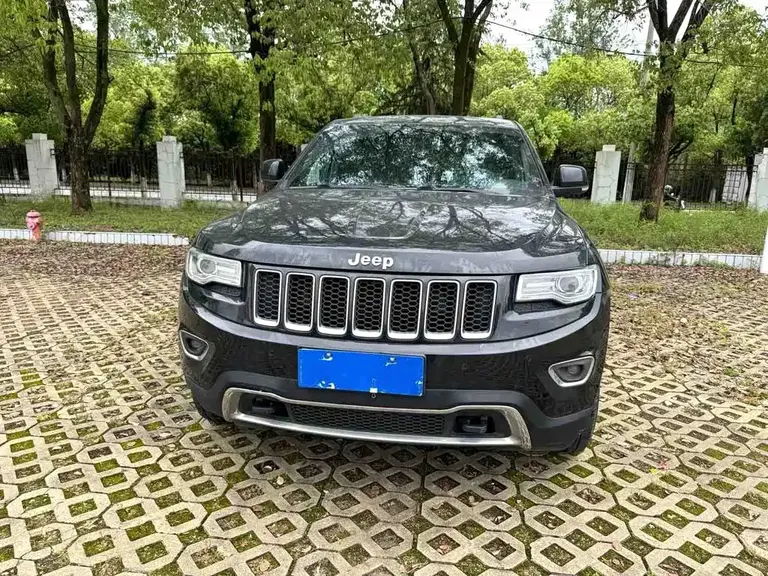 Jeep Grand Cherokee (Import) 3.0 L Comfort Enjoyment Navigation