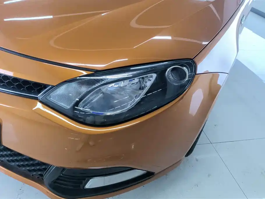 MG6 Liftback 1.8 L Auto