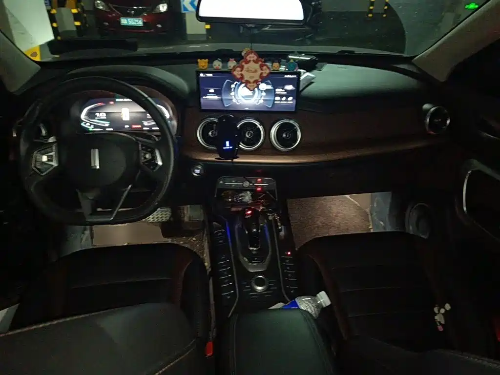WEY VV5 1.5 T 2 WD Smart Pioneer