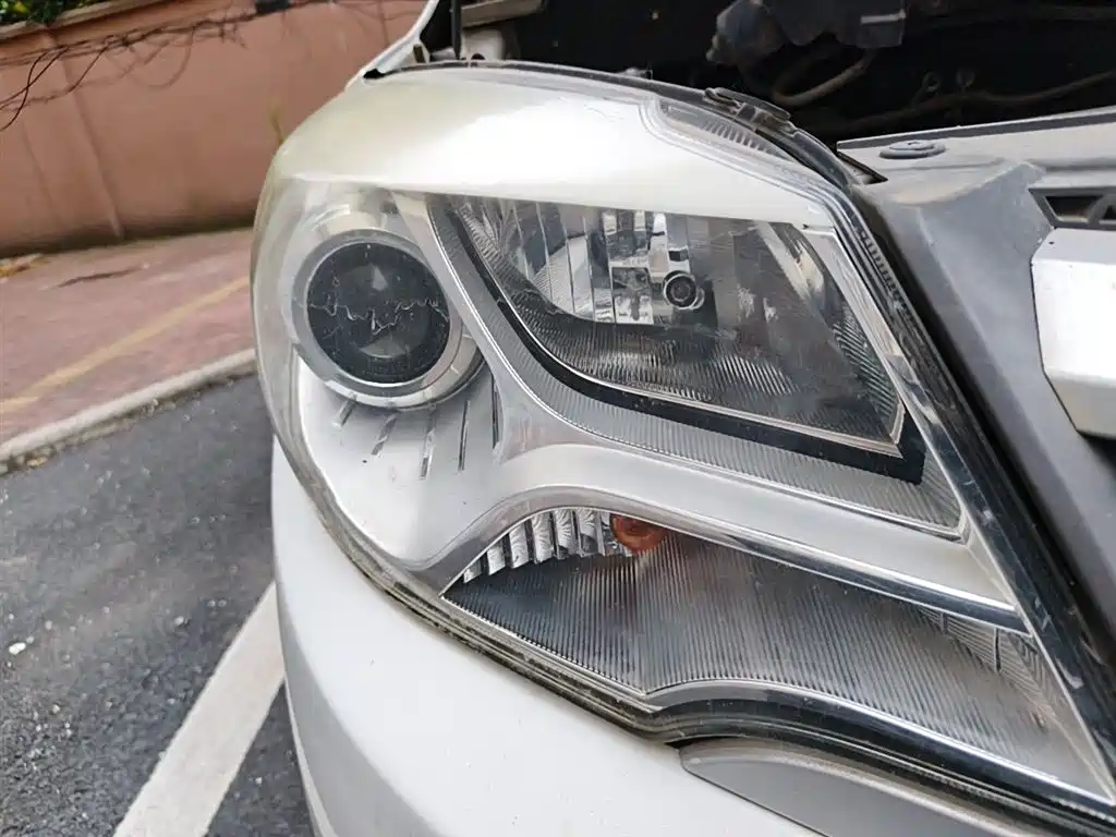 Brilliance Jinbei 750 1.5 L Comfort