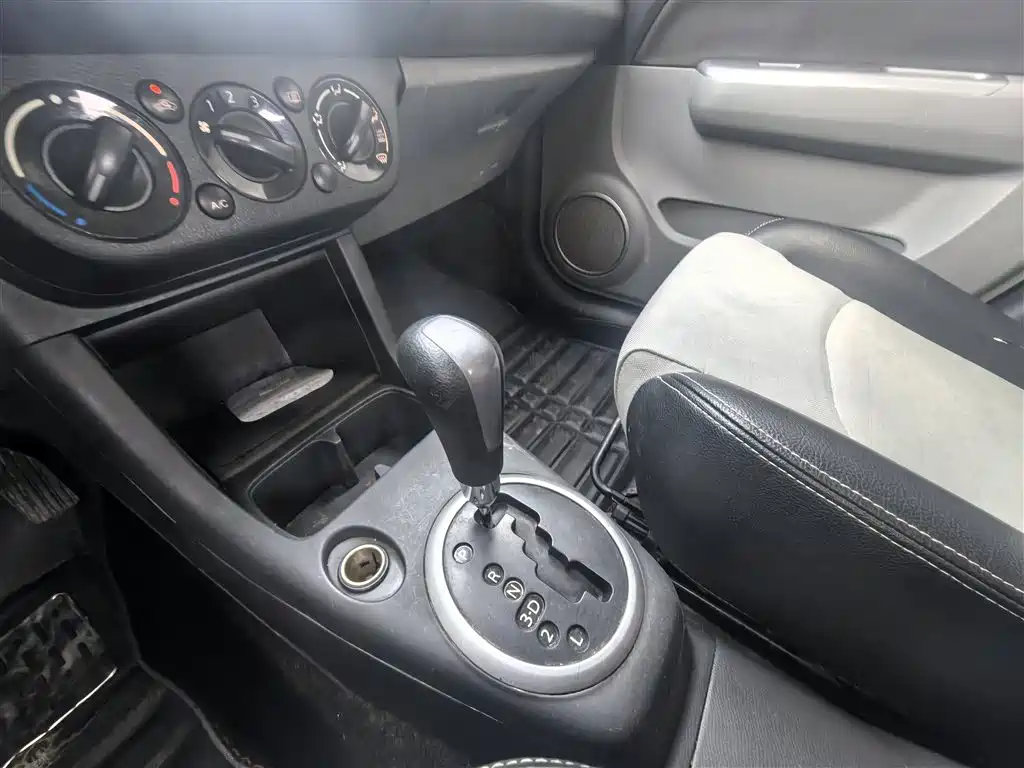 Swift 1.5 L Auto Sport