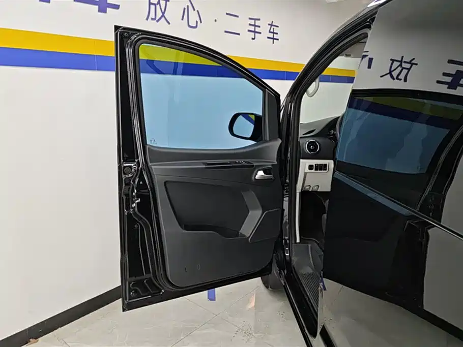 Refine M3 瑞风M3 2023款 PLUS 1.5 T 7/8座舒适版