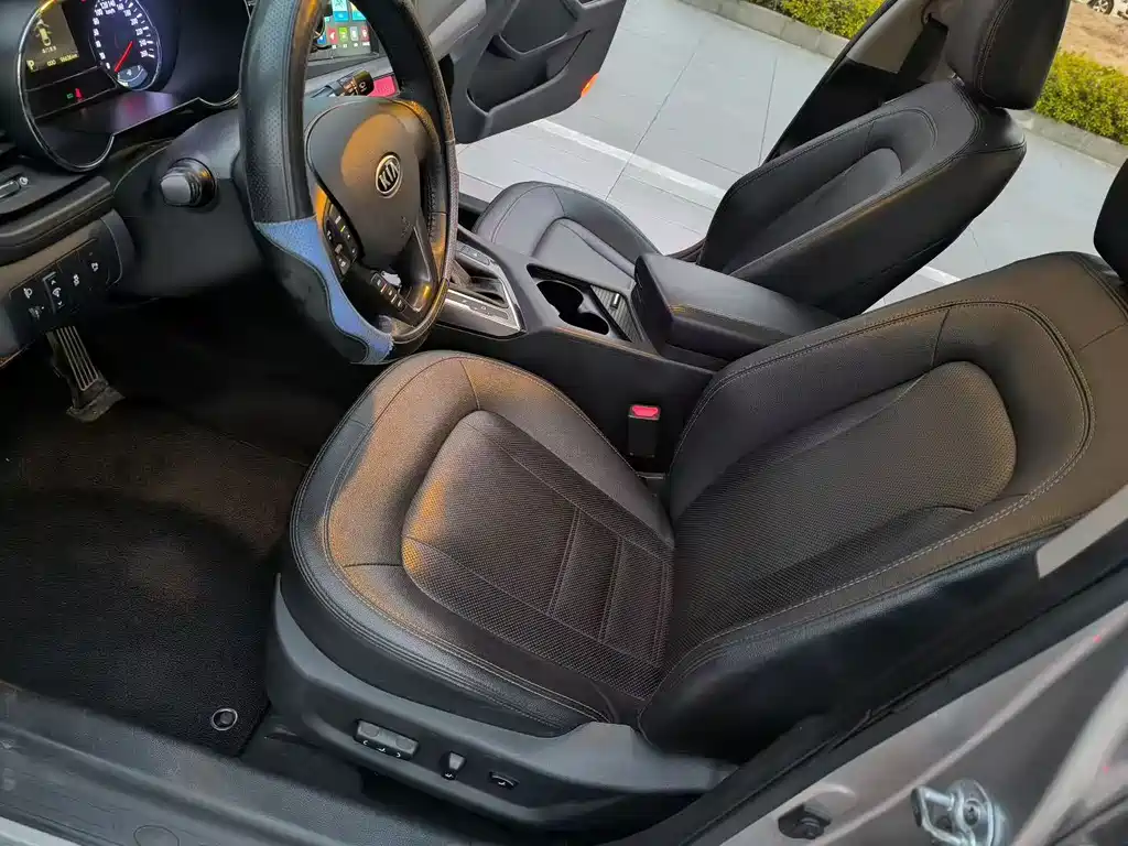 Kia K5 2.0 L Auto DLX