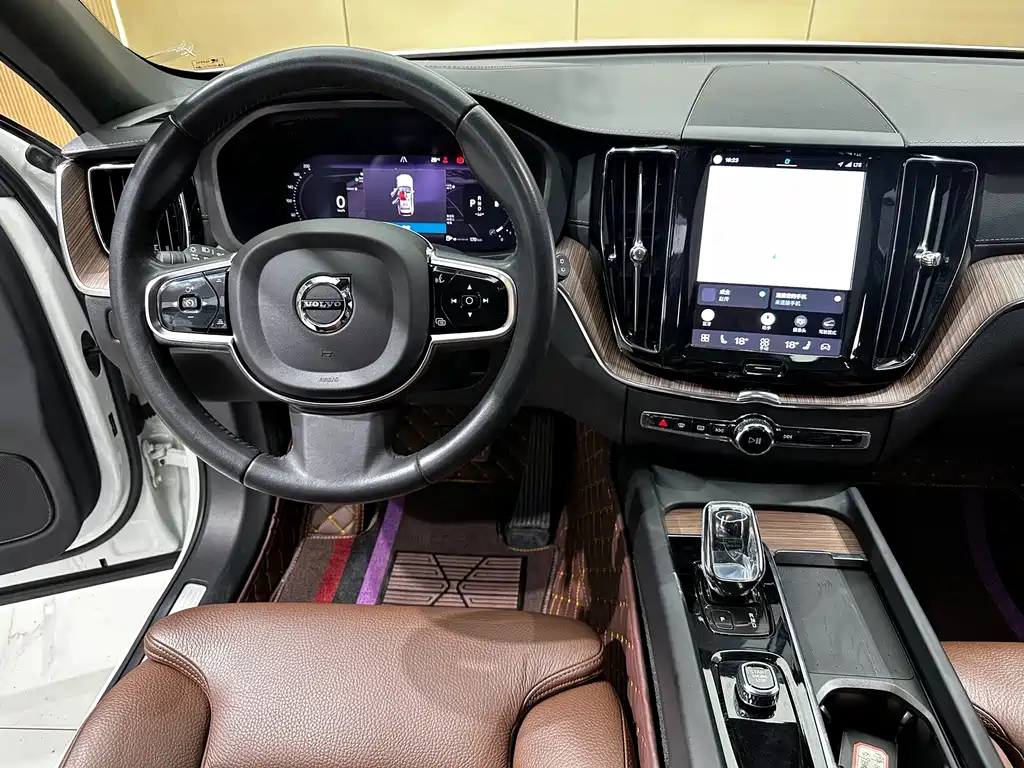 Volvo XC60 B5 4 WD Smart Vision Luxury