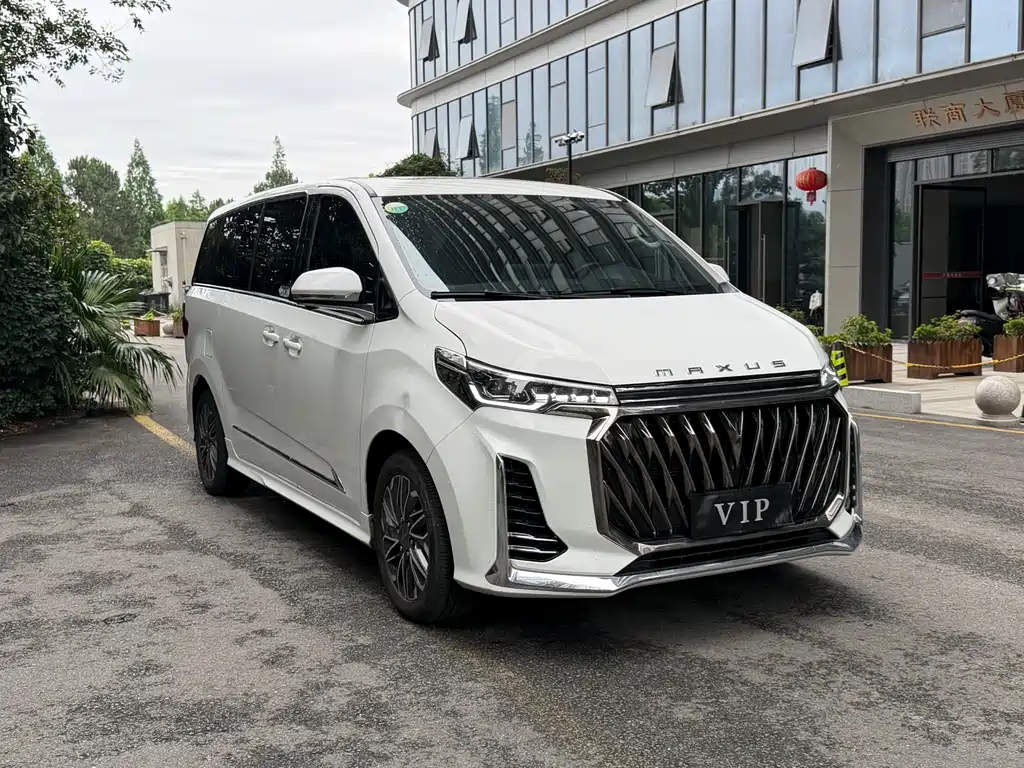 Maxus G20 大通G20 2023款 改款 PLUS 2.0 T 汽油自动豪华版