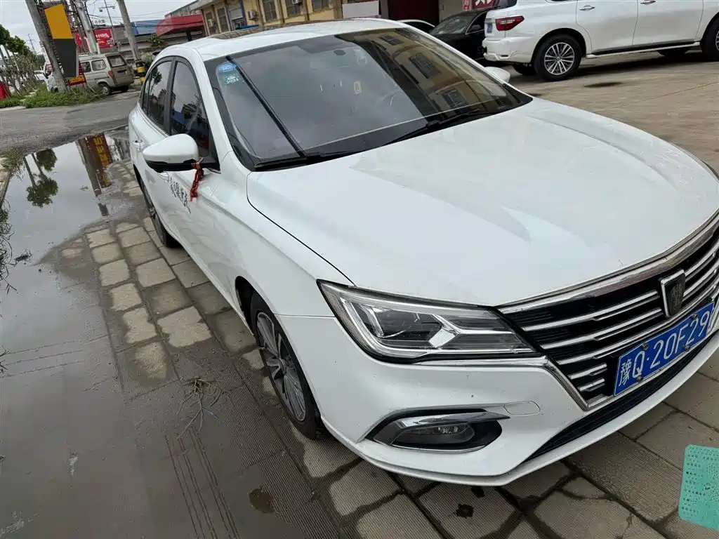 Roewe i5 1.5 L Auto 4 G Connected Bright Grand