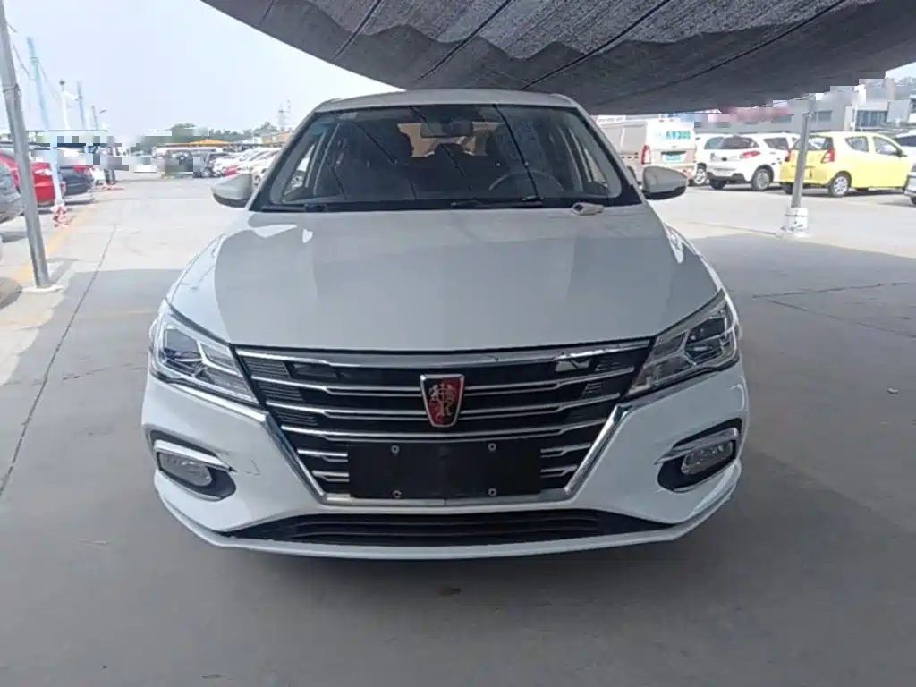Roewe i5 1.5 L Manual 4 G Connected Leading Luxury