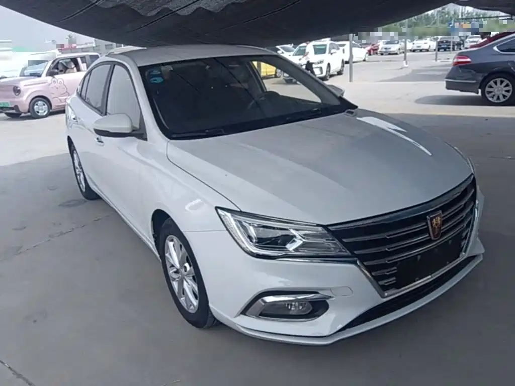 Roewe i5 1.5 L Manual 4 G Connected Leading Luxury