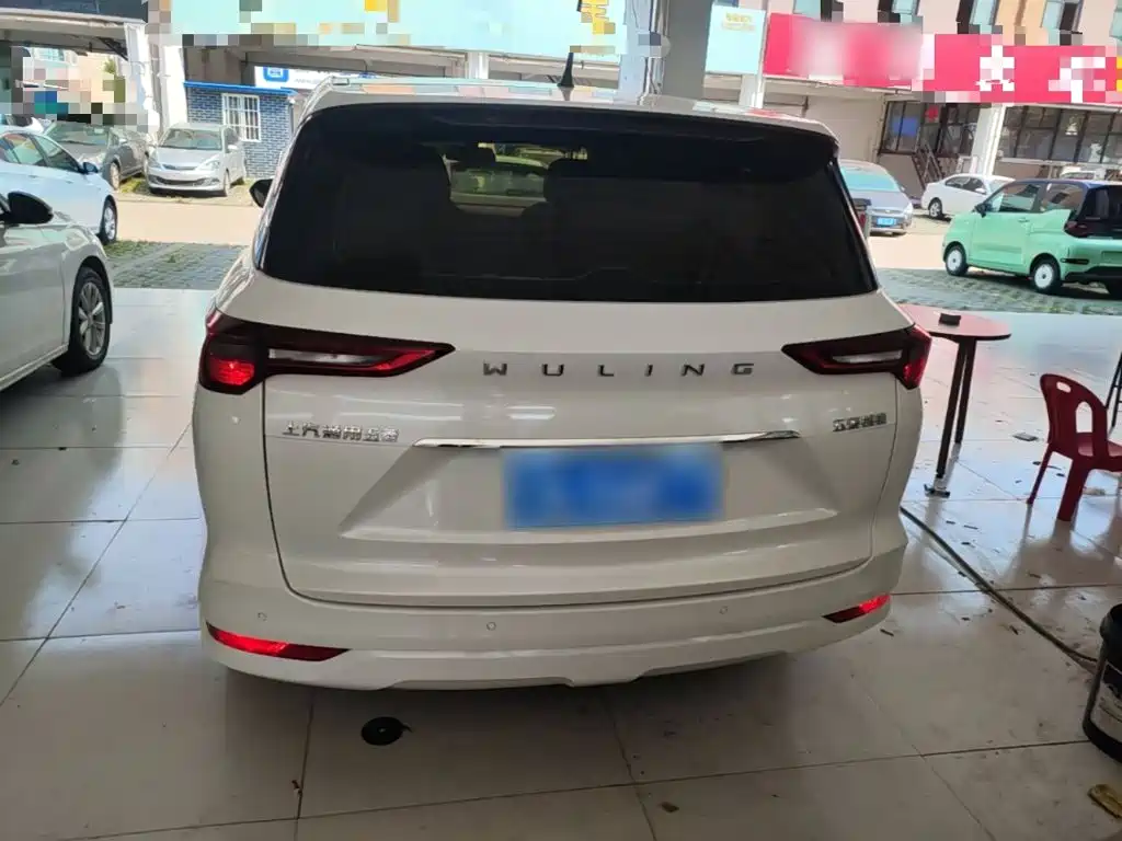 Wuling Victory 1.5 T CVT Elite