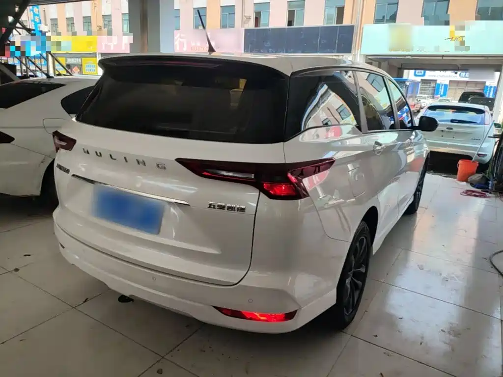 Wuling Victory 1.5 T CVT Elite
