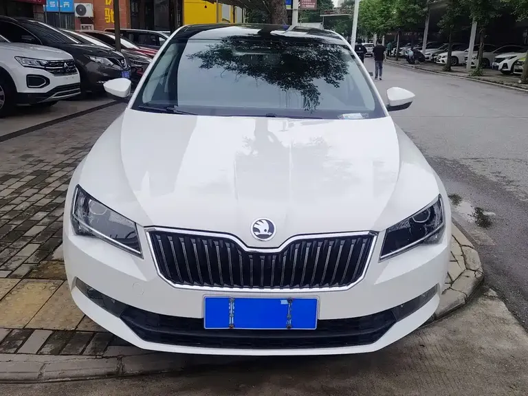 Skoda Superb TSI280 DSG Forward
