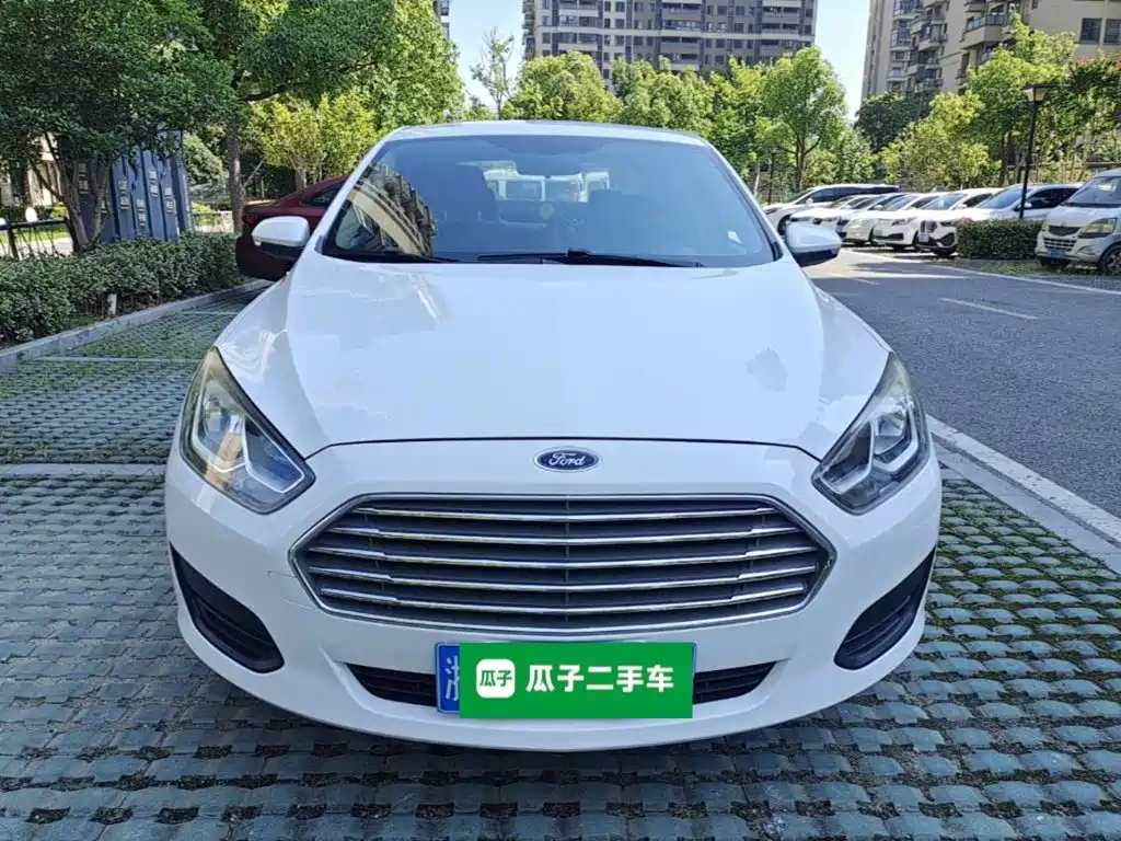 Escort Facelift 1.5 L Auto Comfort