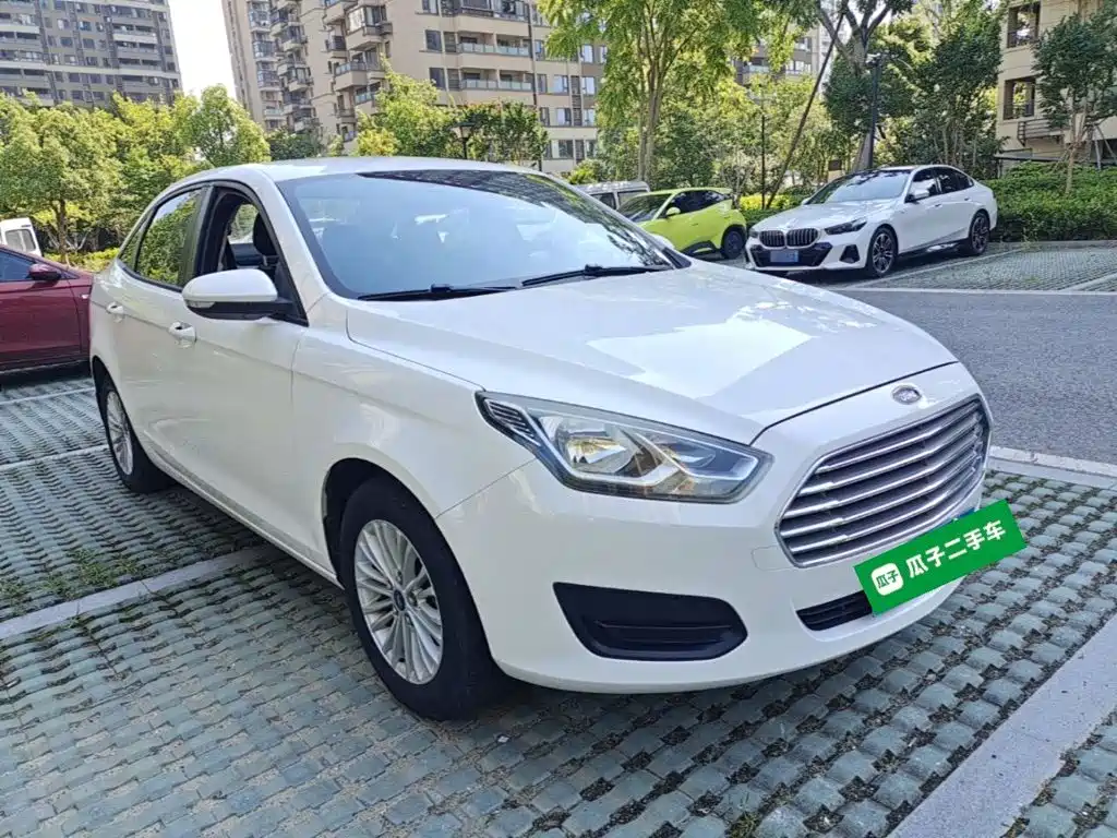 Escort Facelift 1.5 L Auto Comfort