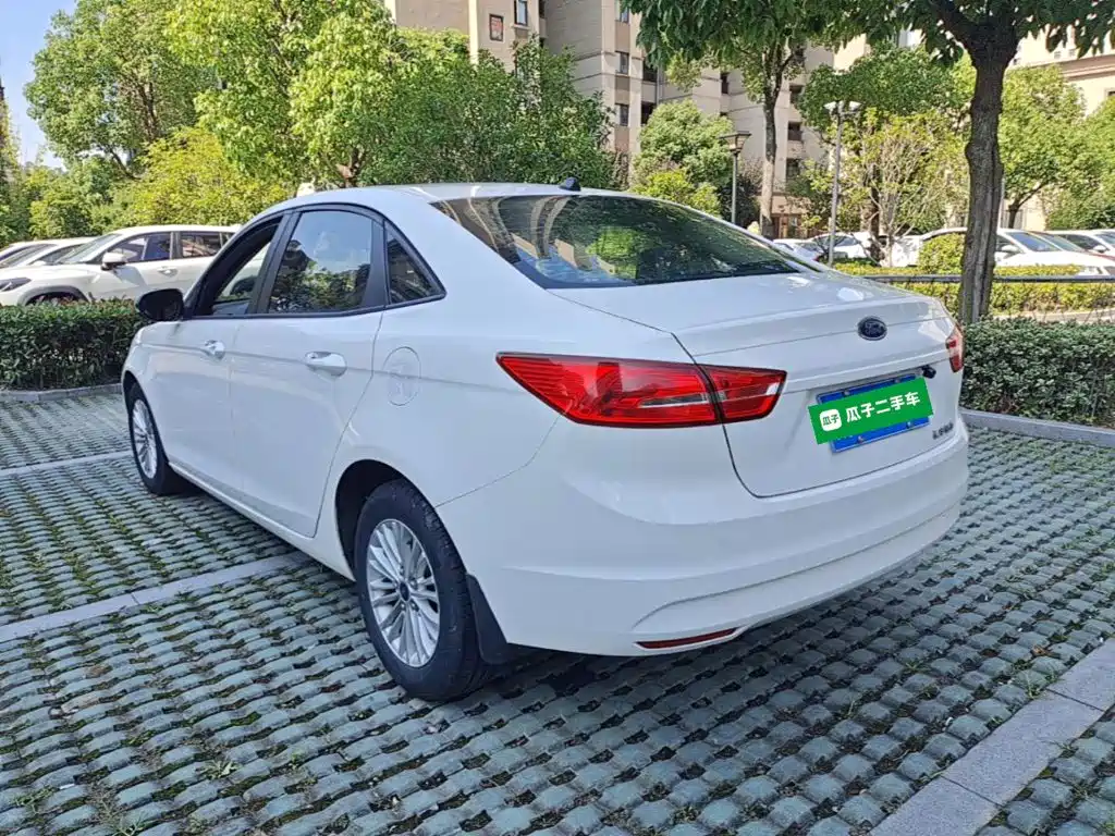 Escort Facelift 1.5 L Auto Comfort