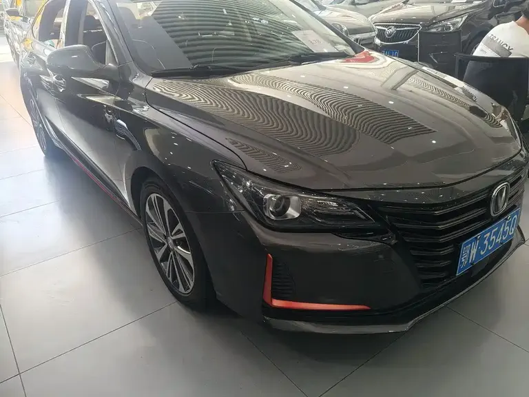 Changan Ruicheng CC Blue Whale 1.5 T DCT Luxury