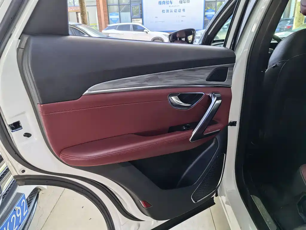 Jetour X70 PLUS 1.5 T DCT Brave PLUS 7-seat