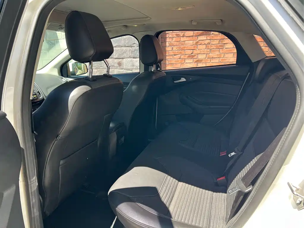 Focus Sedan 1.6 L Auto Style