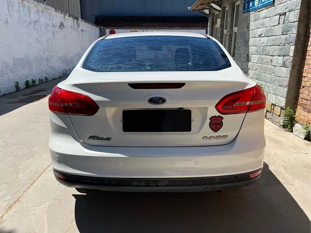 Focus Sedan 1.6 L Auto Style