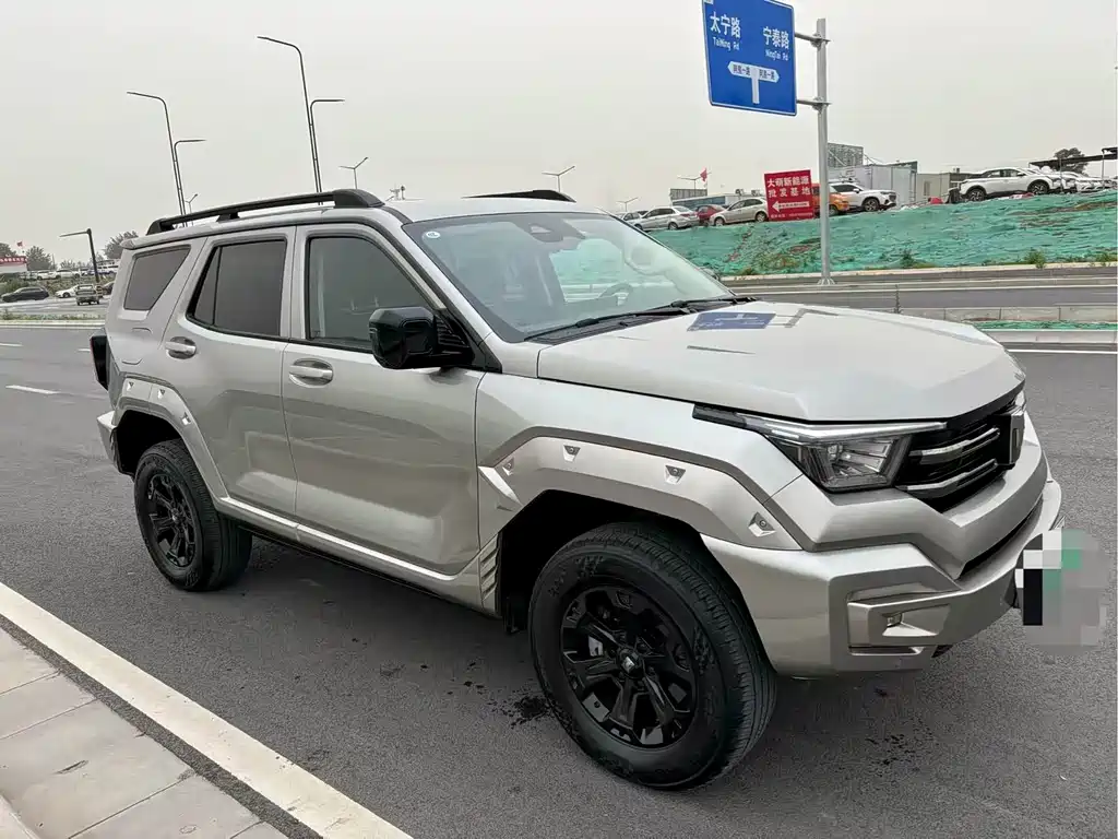 Tank 400 NEV Hi4-T Offroad