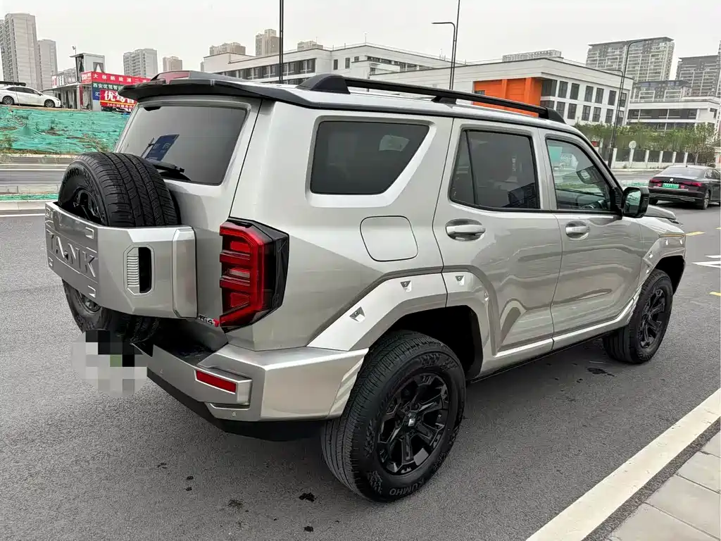 Tank 400 NEV Hi4-T Offroad