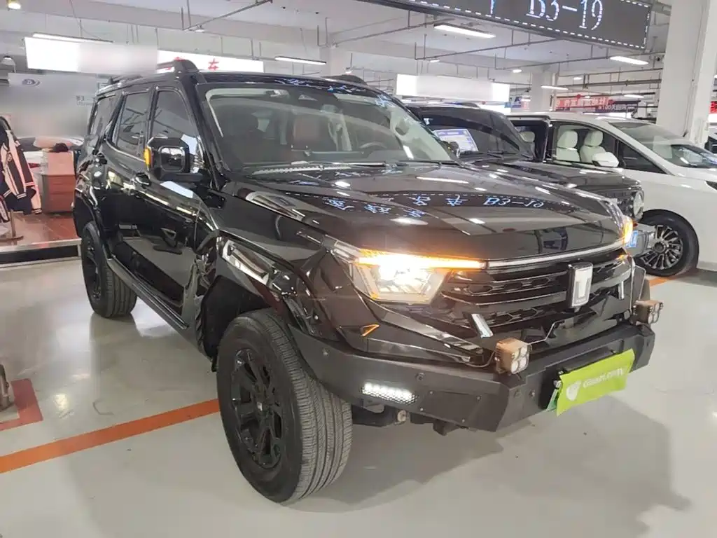 Tank 400 NEV Hi4-T Offroad