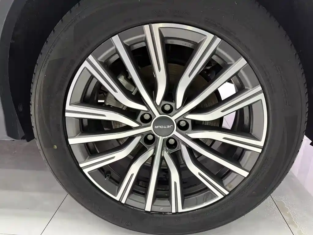 Jetour X70 1.5 T DCT Transcend PRO 7-seat